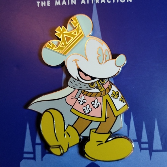 Disney | Mickey Mouse Regal Carousel Main Attraction Pin - Picture 2 of 3